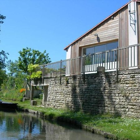 Gite Charmant Au Bord De L'Eau Avec Canoes, Terrasse Et Jardin A Damvix, Au Coeur Du Marais Poitevin. - Fr-1-426-354 Villa ภายนอก รูปภาพ