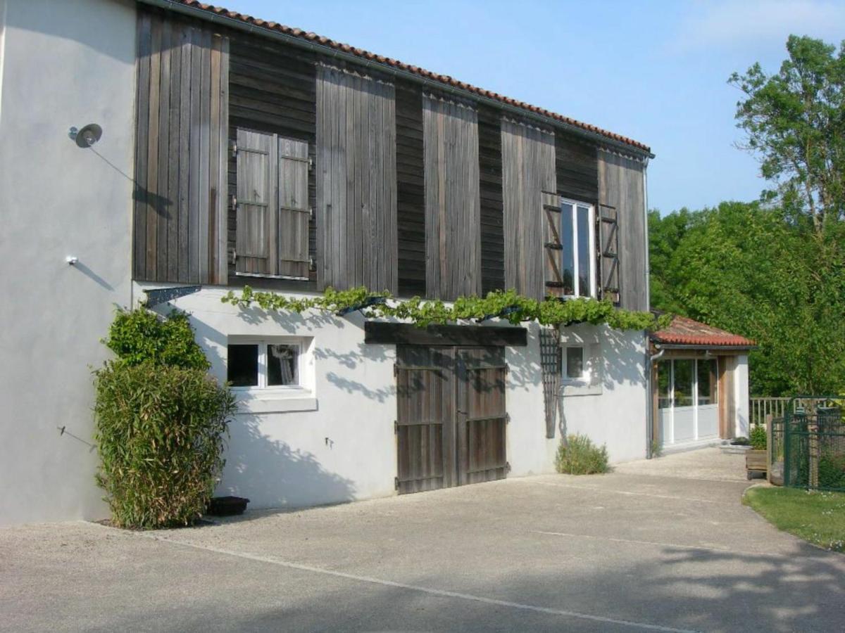 Gite Charmant Au Bord De L'Eau Avec Canoes, Terrasse Et Jardin A Damvix, Au Coeur Du Marais Poitevin. - Fr-1-426-354 Villa ภายนอก รูปภาพ